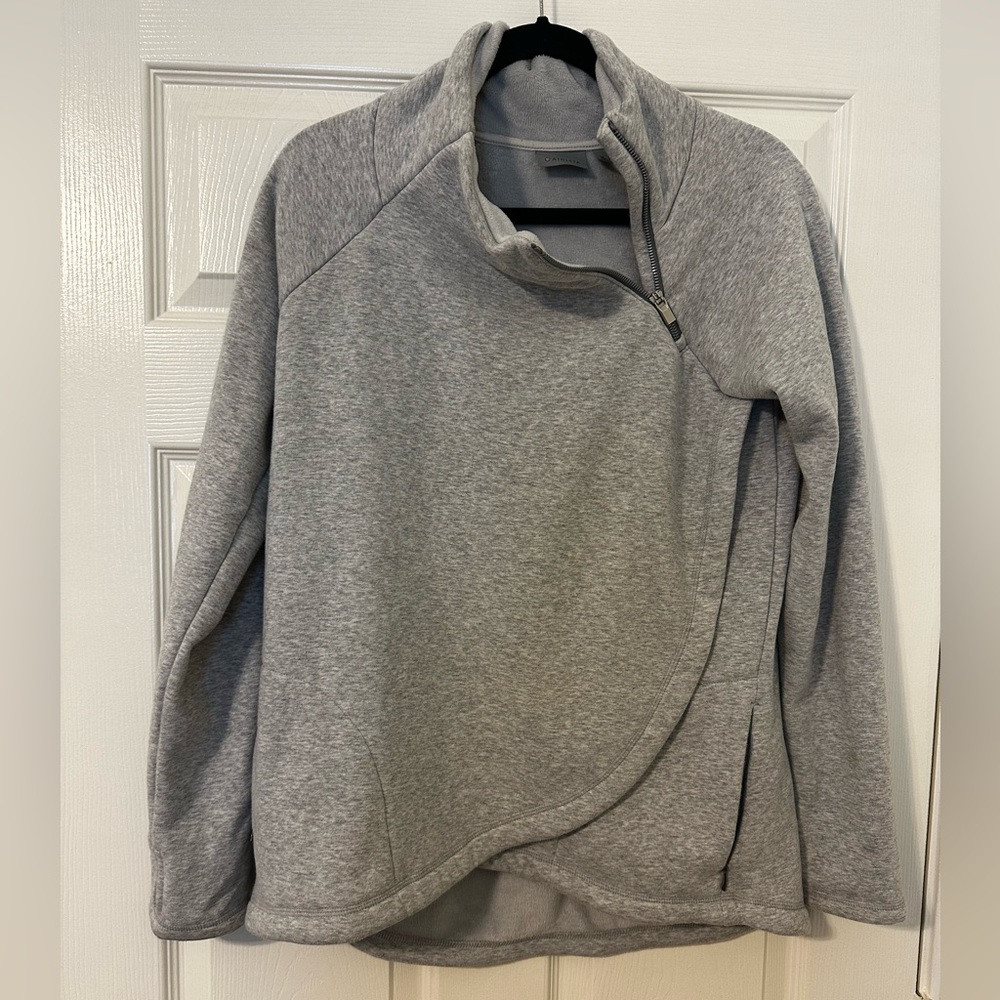 Athleta sweater M